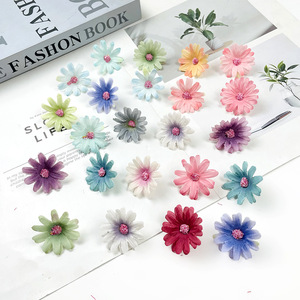 Cabezas de flores artificiales de margarita de 3.5 cm, tela de seda para manualidades, decoración para ropa, sombreros, coronas, tocados, accesorios de boda - Product Image 1