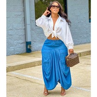 Jupe en jean de coton taille haute asymétrique à ourlet ballon avec grandes poches, style décontracté streetwear, longueur midi pour femme - Collection été 2026 (vente en gros)