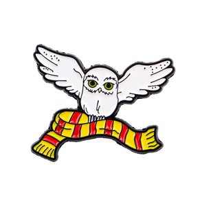 Spilla nuova accademia di magia personaggio animato distintivo moda popolare Film dei cartoni animati Souvenir spilla in smalto - Product Image 6