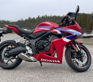 Super Ventes 2025 : Motos CBR650R ABS Abordables Prêtes à l'Expédition - Product Image 2