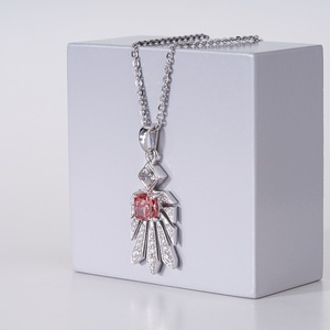 Collar de Diamantes Cultivados en Laboratorio de Oro de 14K con Colgante para Mujer, Joyería de Lujo con Diamantes Brillantes y Diseño Elegante y Atemporal - Product Image 2