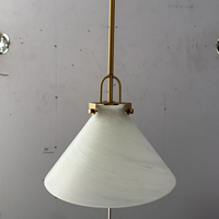Lampe suspendue industrielle vintage en laiton avec abat-jour conique en verre blanc, couleurs et tailles personnalisables, garantie 3 ans, lumière à intensité variable