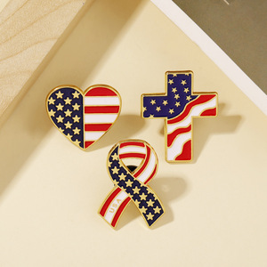 Broche de Metal Esmaltado da Moda, Alfinete de Lapela com Bandeira e Cruz, Joia Decorativa para o Dia da Independência dos EUA, Alfinete de Roupa, Presente para Festas e Feriados - Product Image 5