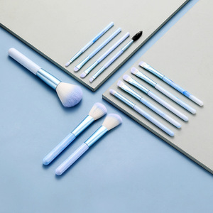 YUE Hot Style <span class=keywords><strong>Recomendado</strong></span> 12 PCS Clear Sky Face Makeup Brush Set Super Soft Pelo sintético Principiante Herramientas de belleza al por mayor - Product Image 3