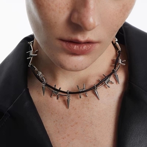 <span class=keywords><strong>Dark</strong></span> <span class=keywords><strong>Gothic</strong></span> Punk <span class=keywords><strong>Metal</strong></span> Rivets Personnalité Hip-hop Chaînes de clavicule pour hommes et femmes - Product Image 1