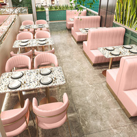 Ensemble de mobilier de restaurant au design moderne et nouveau, en vente : Banquette en bois, Chaise de salle à manger en métal doré, Table de salle à manger en terrazzo, pour hôtels et centres commerciaux