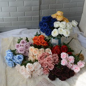 Bouquets de roses artificielles en velours bleu <span class=keywords><strong>royal</strong></span> à 7 têtes, vente en gros de fausses roses pour la décoration des centres de table et des allées de mariage - Product Image 2