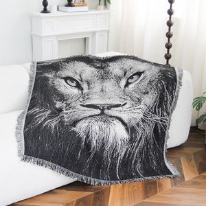MOQ 1 pièce <span class=keywords><strong>Couverture</strong></span> tapisserie jacquard tissée sur mesure de haute qualité, motif <span class=keywords><strong>Roi</strong></span> <span class=keywords><strong>Lion</strong></span> noir et blanc, 20% Coton 80% Polyester - Product Image 3