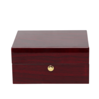 Boîte à montre rigide haut de gamme rouge foncé avec quincaillerie dorée et doublure beige pour une seule montre