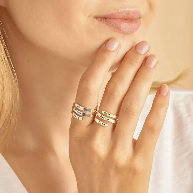 วงแหวนบางแบบซ้อนได้,แหวนสลักชื่อที่กำหนดเองออกแบบด้วยทองเปล่า