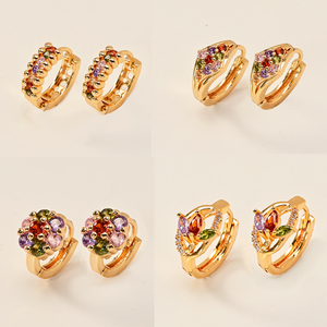 Pendientes de Aro Decorativos de Lujo para Mujer, Chapados en Oro de 18K, Resistentes al Agua, para Fiestas, Brincos Femininos De Flores - Product Image 1