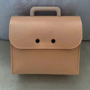 Promotion : Sacs à main en feutre de laine haut de gamme avec logo personnalisé, accompagnés de boîtes cadeaux délicates pour gâteaux de lune de mi-automne, pour événements d'entreprise - Product Image 3