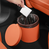 Poubelle de voiture compacte pour femme avec couvercle en cuir, bac de rangement portable, poignée anti-odeur pour objets humides et secs, compatible avec BMW Toyota Honda
