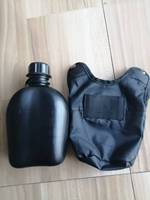 Bouteille d'eau tactique noire en plastique HDPE pour extérieur, bouteille de 1 litre pour cantine avec couvercle noir pour randonnée, camping et boisson