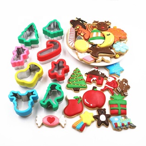 Lot de 8 <span class=keywords><strong>emporte</strong></span>-pièces professionnels de Noël : formes d'arbre, flocon de neige, étoile et cerf – Moule à biscuits - Product Image 2