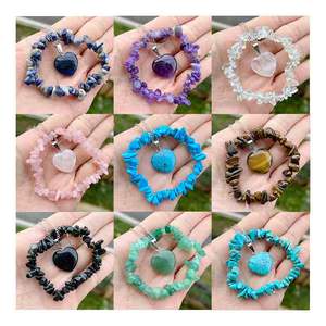 Conjuntos de Joyería de Moda para Mujer Explosiones Collar de Corazón Pequeño de Piedra Natural y Pulsera de Cristal Curativo 2/Paquete - Product Image 1