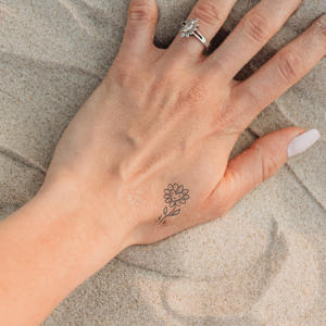 Tatuaje Temporal Realista Semipermanente de 1 Semana, Tatuaje Herbal sin Agua <span class=keywords><strong>con</strong></span> Diseño de Mariposa Lunar y Girasol Sonriente, Venta al por Mayor - Product Image 3