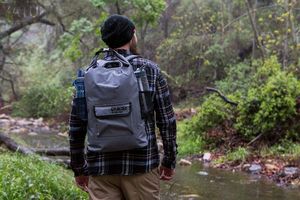 Ransel TPU Tahan Air Multifungsi untuk Memancing dan Berkemah, Tas Kering Tiga Lapis, Ringan dan Portabel, Kapasitas 40L, Tali Pengikat yang Dapat Disesuaikan - Product Image 3