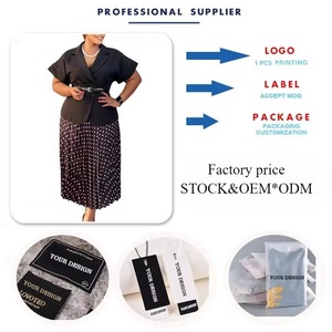 Ensemble jupe d'été tendance D620 pour femme : haut à col tailleur et manches courtes avec jupe plissée à pois – Tenues africaines pour femme - Product Image 3