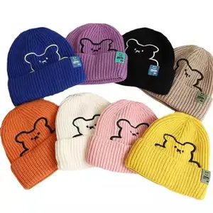 Winter 2022 new ladies hat embroidered bear woolen bennie hat cute casual pullover warm knit hat
