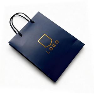 Sac de shopping en papier enduit personnalisé en usine avec conception gratuite, surface brillante, sac de vente au détail pour supermarché et emballage de centre commercial - Product Image 1