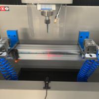 Machine de fraisage et de perçage de profilés en aluminium de haute précision WEIKE CNC avec capacité de coupe de 110x130 pour portes et fenêtres en aluminium