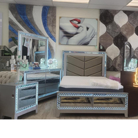 Lit Queen Size Miroir Design Européen de Luxe avec Lumières LED et Table de Lit Ensemble de Meubles de Chambre