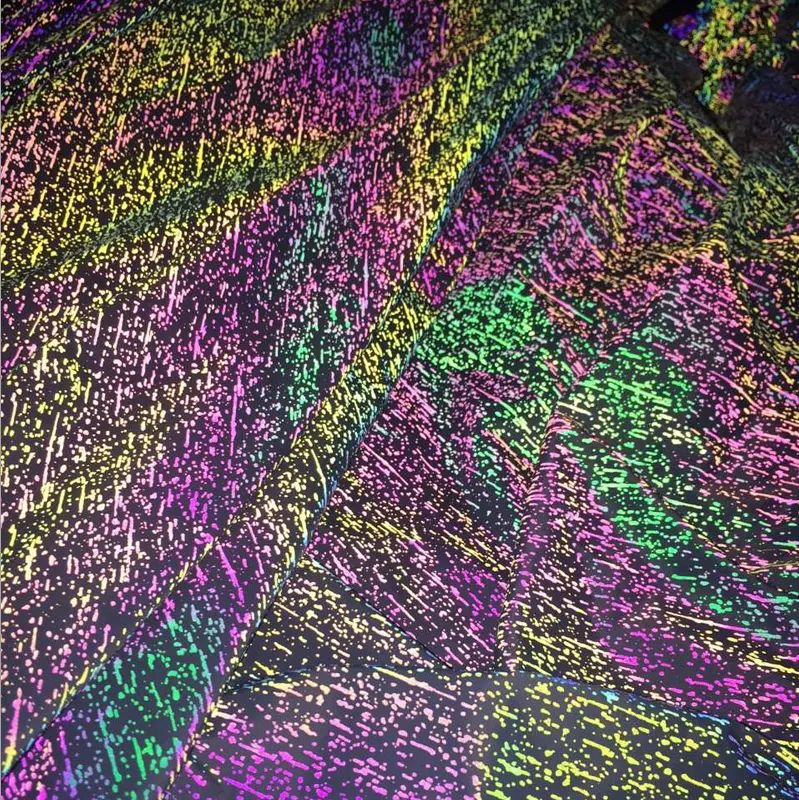 Aangepaste Onregelmatige Lijnen Spotted Regenboog Kleurrijke Afdrukken Reflecterende Zachte Elastische Stof Voor Outdoor Veiligheid Vest Sportkleding