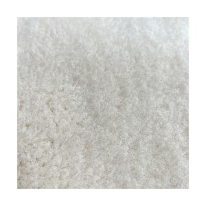 Fourrure artificielle en gros personnalisée, 100% polyester tricoté, 770 g/m², coupe-vent et chaud, <span class=keywords><strong>tissu</strong></span> pour vêtements d'<span class=keywords><strong>extérieur</strong></span> - Product Image 3