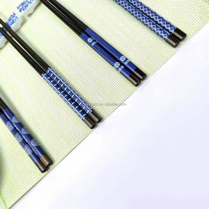 Juego <span class=keywords><strong>de</strong></span> <span class=keywords><strong>Palillos</strong></span> <span class=keywords><strong>Chinos</strong></span> <span class=keywords><strong>de</strong></span> <span class=keywords><strong>Porcelana</strong></span> y Platos para Salsas, Juego <span class=keywords><strong>de</strong></span> 4 Pares con Diseño Azul y Blanco, Juego <span class=keywords><strong>de</strong></span> Regalo Empresarial - Product Image 5