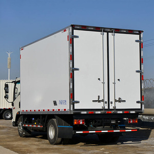 Camion frigorifique léger Sinotruk Howo 4x2 de bonne qualité, camionnette congélateur de 5 à 8 tonnes à vendre - Product Image 3