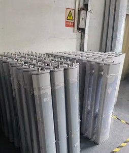 698-2700MHz WiFi/WiLAN 기지국 안테나 12dBi 4*n 암형 2*45 수직 편파 지향성 스테인리스 스틸 IP65 베이스 - Product Image 5