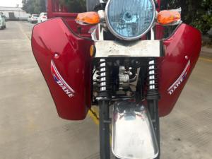 Sepeda motor roda tiga pabrikan ekspor kargo 150cc untuk sepeda motor roda tiga bensin roda tiga