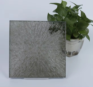 Panneau de verre décoratif gaufré à motif gris, texture premium pour cloisons intérieures, meubles et décoration de portes - Product Image 1