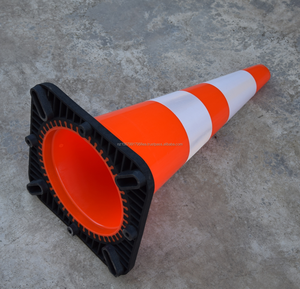 Vente en gros 75cm flexible PVC cône de signalisation rouge réfléchissant sécurité routière dispositif d'avertissement utilisation de la chaussée fait en plastique ruban réfléchissant - Product Image 2