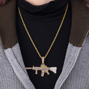 وصول جديد M4A1 رشاش قلادة للرجال الهيب هوب بلينغ مثلج نمط مع ميامي سلسلة كوبية مطلية بالذهب - Product Image 2