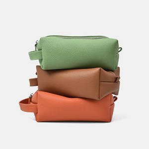 Neceser de cuero genuino, neceser de lavado, neceser de cuero suave, bolsa de maquillaje de viaje con asa portátil de cuero de vaca hecha a mano - Product Image 1