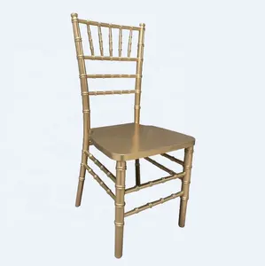 Stackable Rắn Sồi Gỗ Sáng Bóng Vàng Chiavari Ghế Với Gối