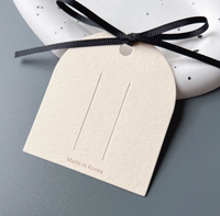 Cartes d'emballage de bijoux personnalisées haut de gamme imprimées en offset 4 couleurs avec logo en relief/en creux, taille personnalisée pour boucles d'oreilles, pinces à cheveux, colliers