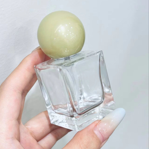 Perfume de diseñador de almacén de EE. UU. 70ml 30ml 10ml Colonia amaderada de larga duración para hombres y mujeres Venta a granel Fragancia en aerosol - Product Image 1