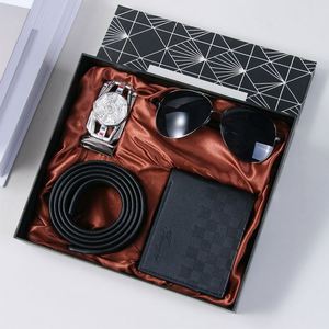 Coffret cadeau de luxe 4 en 1 pour homme, pour le bureau, la remise de diplôme, la fête des pères, Noël, tasse à café, portefeuille, ceinture, lunettes de soleil et porte-clés - Product Image 2