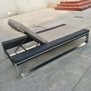 Grande chaise longue d'extérieur simple en rotin, chaise longue de couleur en osier personnalisée avec coussin imperméable, chaises longues en aluminium - Product Image 4