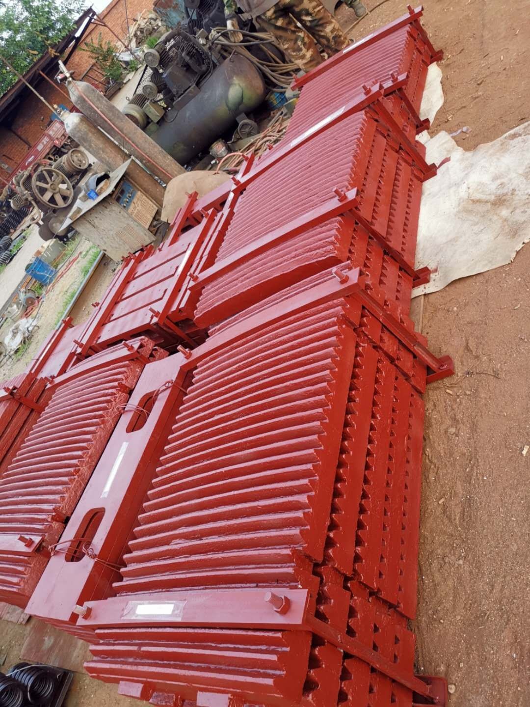 Jaw Crusher Stone Crusher Spare Parts C96 C106 J-1175 Manganese steel
