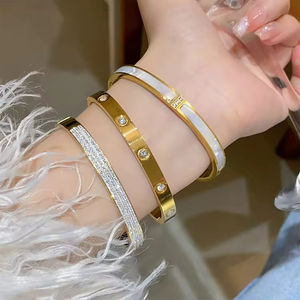 ชุดกำไลข้อมือสตรีกันน้ำ สแตนเลสสตีล ชุบทอง 18K ประดับเพชรซิคอน สำหรับวันครบรอบ พร้อมลูกบอล ของขวัญ - Product Image 5