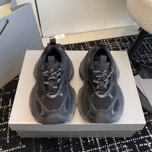 Zapatillas deportivas de diseño retro transpirables con amortiguación a la moda, zapatillas de fútbol para hombre con suela gruesa para caminar - Product Image 2