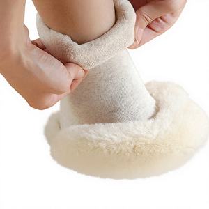 Chaussettes en coton pour femmes - Chaussettes habillées respirantes, chaudes et rembourrées, pour usage quotidien en hiver, design coréen sans couture - Product Image 1