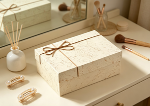 Caja de Regalo de Alta Gama con Tapa Texturizada, Cierre Magnético, Impresión a Cuatro Colores, Cartón Grueso con Patrón Artístico, Etiqueta de Cuerda Kraft - Product Image 3