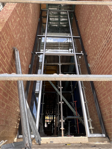 Fenêtres coulissantes verticales en aluminium à double vitrage, conformes aux normes australiennes, pour toiture commerciale, avec isolation thermique - Product Image 4