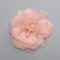 Nouvelle fleur de tissu de maille de corsage avec le centre de perles, fleurs 3D faites à la main décoratives pour les robes