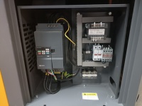 Compresseur d'air à vis avec réservoir d'air, sécheur d'air et filtre